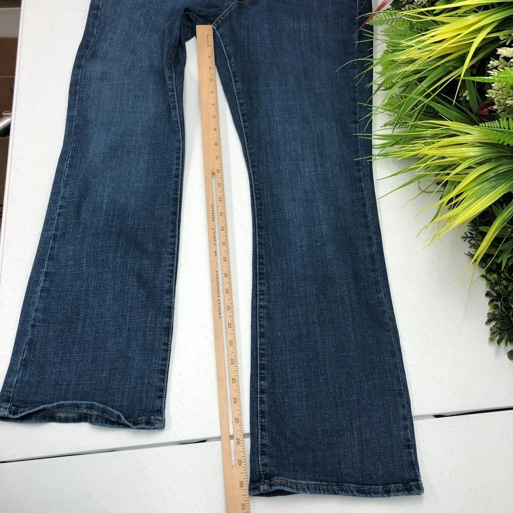 Levis Classic Bootcut Jeans Womens 14M 32x32 Blue Stretch Denim Mid Rise Casual - Picture 10 of 15